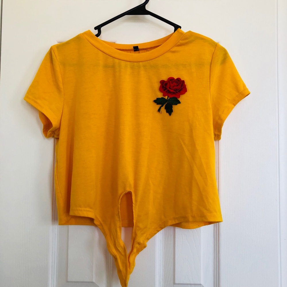 Embroidered Floral patched knot Tee